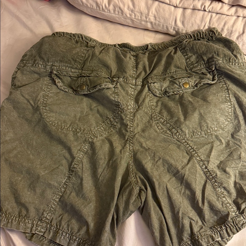 Free People Olive Cargo Shorts - Picture 3 of 4
